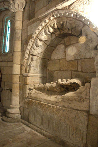 Sepulcro de D. Alonso López de Lemos en la iglesia de Ferreira do Pantón